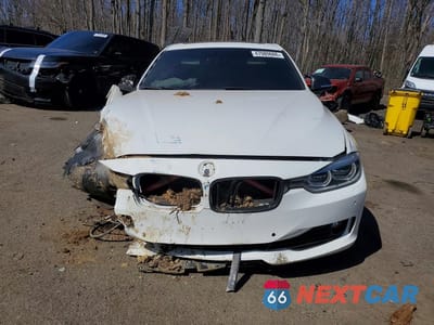 Piąte zdjęcie samochodu w środku: 2016 BMW 328 XI SULEV VIN:WBA8E3G53GNU01592 - miniatura