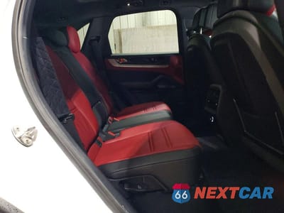 Zdjęcie 11 z 12 samochodu: 2024 PORSCHE CAYENNE VIN:WP1AA2AY3RDA13895 - miniatura