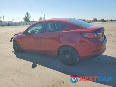 Drugie zdjęcie samochodu z przodu: 2018 TOYOTA YARIS IA BASE VIN:3MYDLBYV1JY333627 - miniatura
