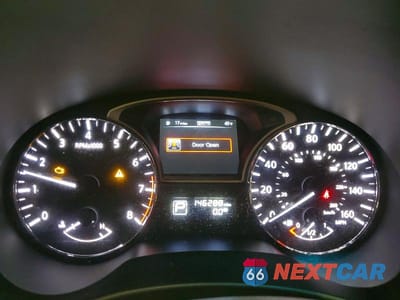 Zdjęcie 9 z 13 samochodu: 2014 NISSAN PATHFINDER SV VIN:5N1AR2MM0EC655571 - miniatura