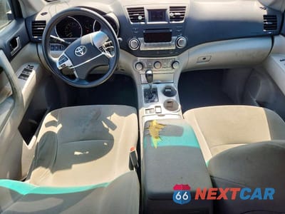 Zdjęcie 8 z 12 samochodu: 2012 TOYOTA HIGHLANDER BASE VIN:5TDBK3EH0CS125892 - miniatura