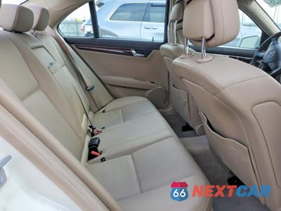 Zdjęcie 10 z 12 samochodu: 2011 MERCEDES-BENZ C 300 VIN:WDDGF5EB8BF638555 - miniatura