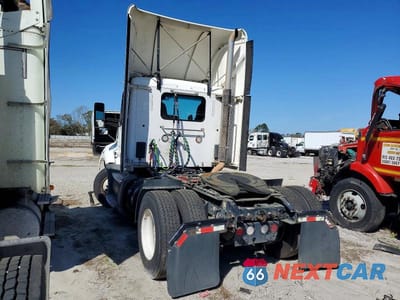 Trzecie zdjęcie samochodu z tyłu: 2019 KENWORTH CONSTRUCTION T680 VIN:1XKYA48X1KJ297306 - miniatura