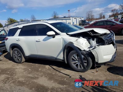 Czwarte zdjęcie samochodu z boku: 2023 NISSAN PATHFINDER SL VIN:5N1DR3CC6PC213215 - miniatura