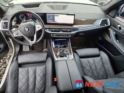 Zdjęcie 8 z 12 samochodu: 2025 BMW X7 XDRIVE40I VIN:5UX23EM02S9W23009 - miniatura