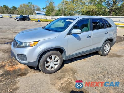 2011 KIA SORENTO LX 5XYKTCA19BG020656 - główne zdjęcie licytacji z USA - miniatura