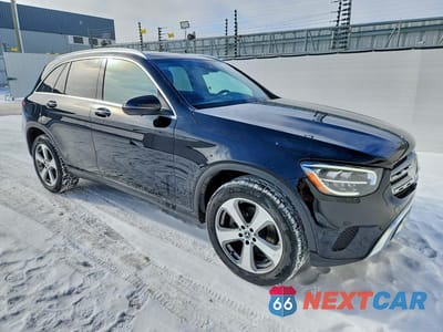 Czwarte zdjęcie samochodu z boku: 2022 MERCEDES-BENZ GLC 300 4MATIC VIN:W1N0G8EB6NV375334 - miniatura