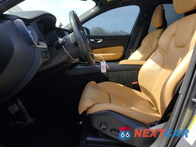 Zdjęcie 7 z 14 samochodu: 2018 VOLVO XC60 T5 INSCRIPTION VIN:YV4102RL1J1012826 - miniatura