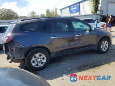 Trzecie zdjęcie samochodu z tyłu: 2017 CHEVROLET TRAVERSE LS VIN:1GNKVFED4HJ327734 - miniatura