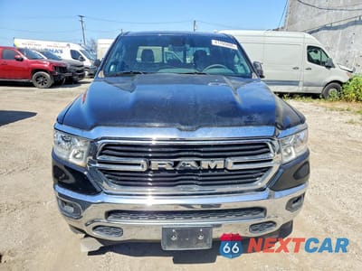Piąte zdjęcie samochodu w środku: 2019 RAM 1500 BIG HORN VIN:1C6SRFFT9KN708215 - miniatura