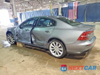 Drugie zdjęcie samochodu z przodu: 2020 VOLVO S60 T6 MOMENTUM VIN:7JRA22TK5LG043060 - miniatura