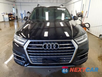 Piąte zdjęcie samochodu w środku: 2018 AUDI Q7 PREMIUM PLUS VIN:WA1LAAF70JD026171 - miniatura