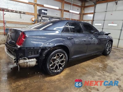 Trzecie zdjęcie samochodu z tyłu: 2016 CHRYSLER 300 S VIN:2C3CCAGG1GH278400 - miniatura