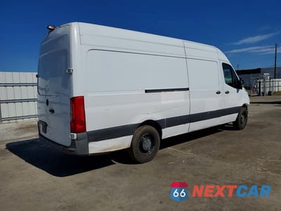 Trzecie zdjęcie samochodu z tyłu: 2019 MERCEDES BENZ SPRINTER 2500/3500 DELIVERY VAN VIN:WD4PF1CD3KT005430 - miniatura