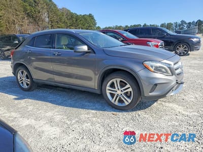 Czwarte zdjęcie samochodu z boku: 2015 MERCEDES-BENZ GLA 250 4MATIC VIN:WDCTG4GB1FJ086262 - miniatura