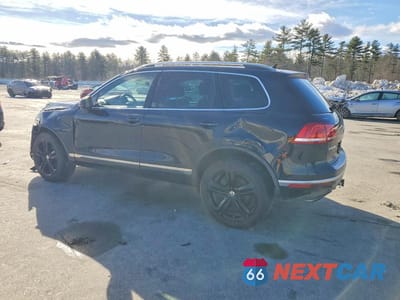 Drugie zdjęcie samochodu z przodu: 2017 VOLKSWAGEN TOUAREG VIN:WVGRF7BP9HD003651 - miniatura