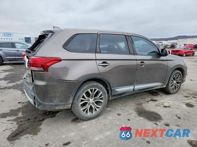 Trzecie zdjęcie samochodu z tyłu: 2017 MITSUBISHI OUTLANDER SE VIN:JA4AD3A38HZ033641 - miniatura