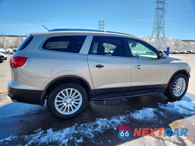 Trzecie zdjęcie samochodu z tyłu: 2011 BUICK ENCLAVE CXL VIN:5GAKRBED5BJ352396 - miniatura