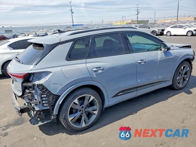 Trzecie zdjęcie samochodu z tyłu: 2024 AUDI Q4 E-TRON PREMIUM VIN:WA1KUBFZ7RP061486 - miniatura