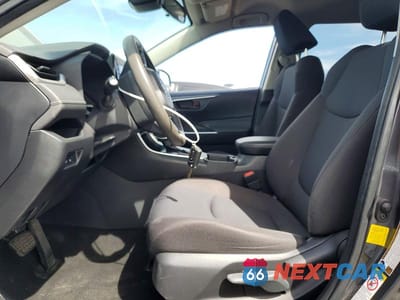 Zdjęcie 7 z 13 samochodu: 2019 TOYOTA RAV4 LE VIN:JTMK1RFV6KD009925 - miniatura