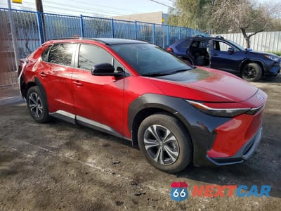 Czwarte zdjęcie samochodu z boku: 2025 TOYOTA BZ4X XLE VIN:JTMABACA0SA091941 - miniatura
