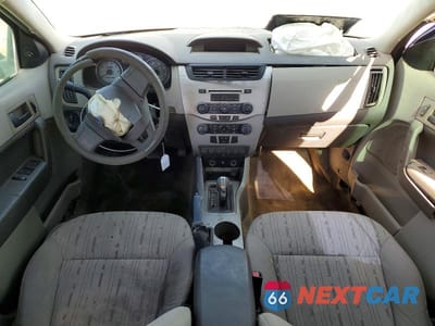 Zdjęcie 8 z 11 samochodu: 2010 FORD FOCUS SE VIN:1FAHP3FN7AW293239 - miniatura