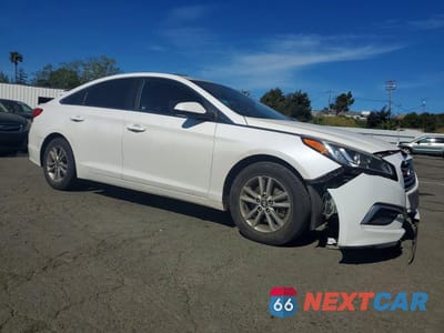 Czwarte zdjęcie samochodu z boku: 2017 HYUNDAI SONATA BASE VIN:5NPE24AF2HH489042 - miniatura