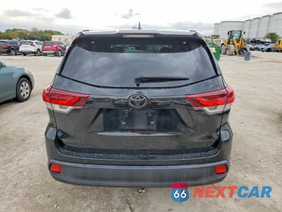 Zdjęcie 6 z 13 samochodu: 2019 TOYOTA HIGHLANDER SE VIN:5TDKZRFH4KS329848 - miniatura