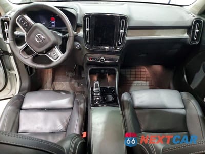 Zdjęcie 8 z 13 samochodu: 2025 VOLVO XC40 PLUS VIN:YV4L12UE5S2589790 - miniatura