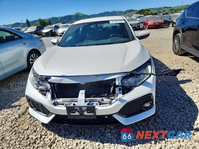 Piąte zdjęcie samochodu w środku: 2017 HONDA CIVIC SPORT VIN:SHHFK7H4XHU422695 - miniatura
