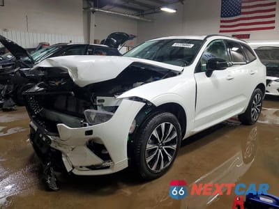 2025 VOLVO XC60 CORE YV4M12RJ9S1149751 - główne zdjęcie licytacji z USA - miniatura