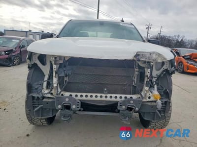 Piąte zdjęcie samochodu w środku: 2019 CHEVROLET SILVERADO K1500 RST VIN:1GCUYEED6KZ144296 - miniatura