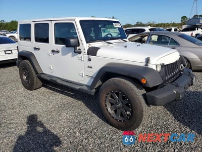 Czwarte zdjęcie samochodu z boku: 2015 JEEP WRANGLER UNLIMITED SAHARA VIN:1C4BJWEG0FL504456 - miniatura
