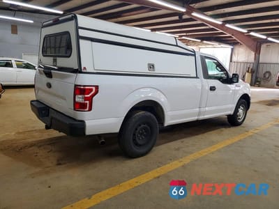 Trzecie zdjęcie samochodu z tyłu: 2019 FORD F150 VIN:1FTMF1C51KKC53445 - miniatura