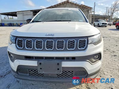 Piąte zdjęcie samochodu w środku: 2025 JEEP COMPASS LATITUDE VIN:3C4NJDBN9ST577599 - miniatura
