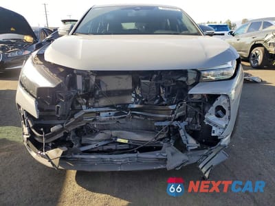 Piąte zdjęcie samochodu w środku: 2025 AUDI Q4 E-TRON SPORTBACK PREMIUM PLUS VIN:WA13UBFZ5SP044390 - miniatura