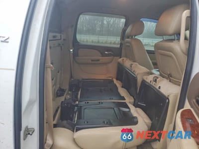 Zdjęcie 10 z 13 samochodu: 2011 CHEVROLET AVALANCHE LTZ VIN:3GNTKGE32BG100450 - miniatura