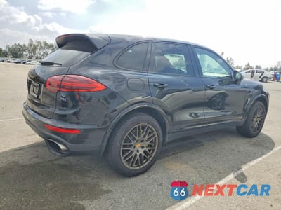 Trzecie zdjęcie samochodu z tyłu: 2017 PORSCHE CAYENNE SE HYBRID PLATINUM VIN:WP1AE2A20HLA75579 - miniatura