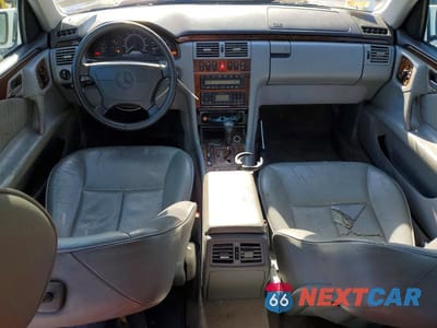 Zdjęcie 8 z 11 samochodu: 1999 MERCEDES-BENZ E 320 VIN:WDBJF65H0XA869012 - miniatura