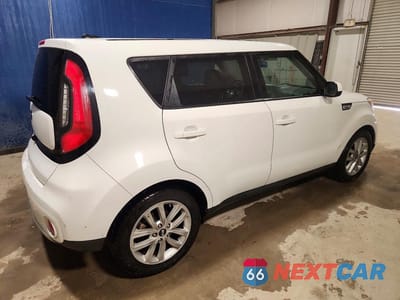 Trzecie zdjęcie samochodu z tyłu: 2017 KIA SOUL + VIN:KNDJP3A55H7475772 - miniatura
