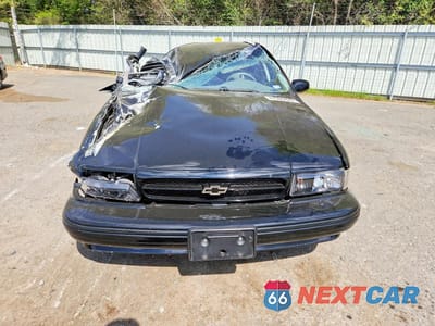 Piąte zdjęcie samochodu w środku: 1996 CHEVROLET CAPRICE / IMPALA CLASSIC SS VIN:1G1BL52P0TR103175 - miniatura