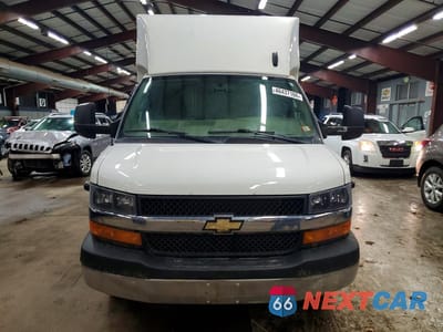 Piąte zdjęcie samochodu w środku: 2020 CHEV EXPRESS G3500 VIN:1GB0GRFP1L1121479 - miniatura