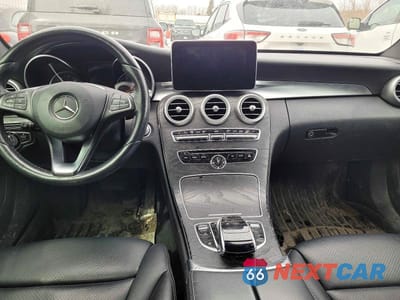 Zdjęcie 9 z 13 samochodu: 2016 MERCEDES-BENZ C 300 4MATIC VIN:55SWF4KB5GU121437 - miniatura