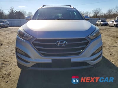 Piąte zdjęcie samochodu w środku: 2016 HYUNDAI TUCSON SPORT VIN:KM8J3CA22GU223068 - miniatura