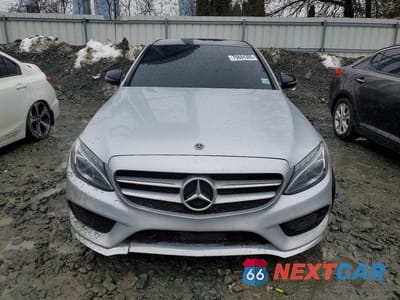 Piąte zdjęcie samochodu w środku: 2018 MERCEDES-BENZ C 300 4MATIC VIN:55SWF4KB5JU282572 - miniatura