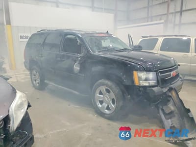 Czwarte zdjęcie samochodu z boku: 2011 CHEVROLET TAHOE C1500 LS VIN:1GNSCAE01BR243059 - miniatura