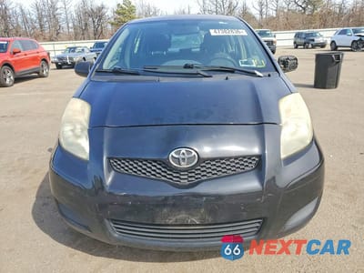 Piąte zdjęcie samochodu w środku: 2009 TOYOTA YARIS BASE VIN:JTDKT903X95263644 - miniatura