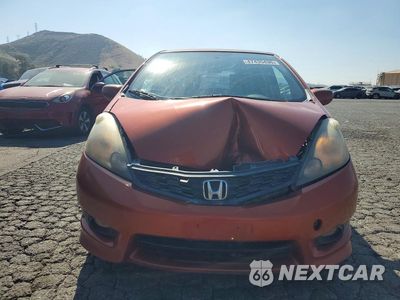 Piąte zdjęcie samochodu w środku: 2012 HONDA FIT SPORT VIN:JHMGE8H50CC012875 - miniatura