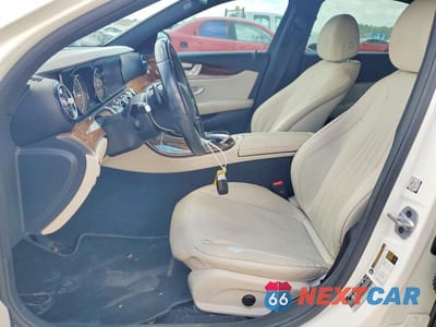 Zdjęcie 7 z 12 samochodu: 2019 MERCEDES-BENZ E 300 VIN:WDDZF4JB0KA509845 - miniatura