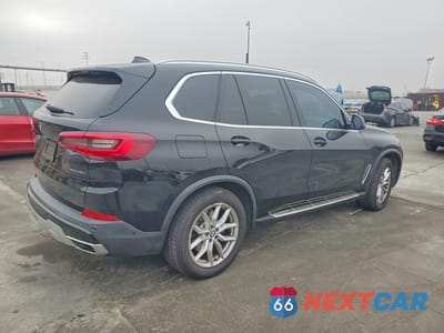 Trzecie zdjęcie samochodu z tyłu: 2021 BMW X5 XDRIVE40I VIN:5UXCR6C09M9G37375 - miniatura